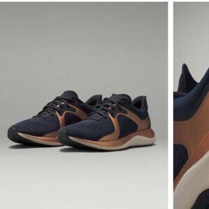 lululemon W Chargefeel Low Workout Shoe True Navy/Rose Gold/Black Size 8